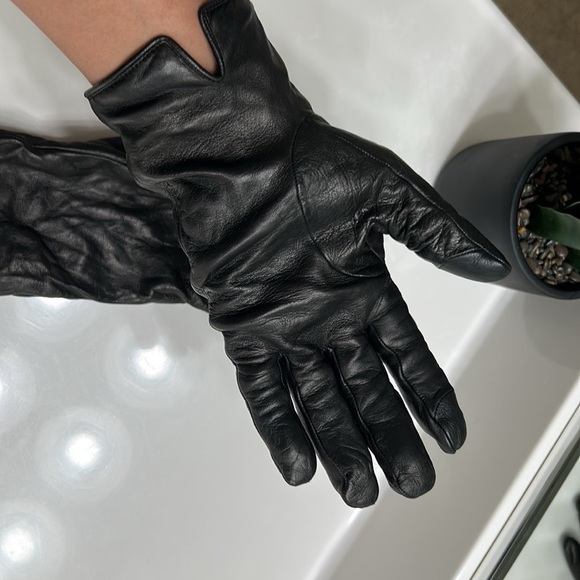 Coach Horse and Carriage Leather Tech Gloves - Picture 7 of 9